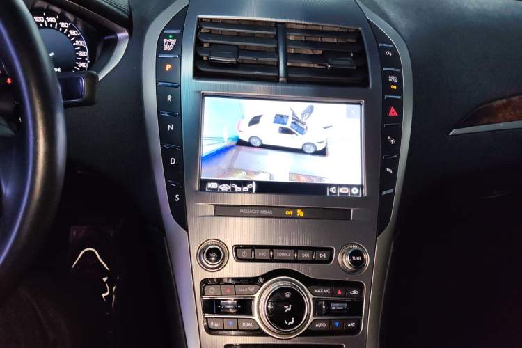 Used Lincoln MKZ 2019 2.0T Luxury Edition China VI Standard Audio And AC Panel