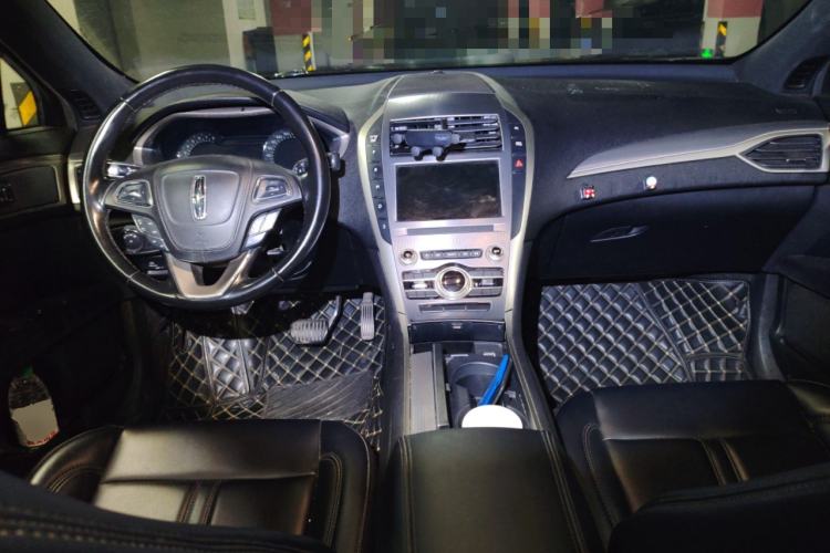Used Lincoln MKZ 2019 2.0T Luxury Edition China VI Center Console