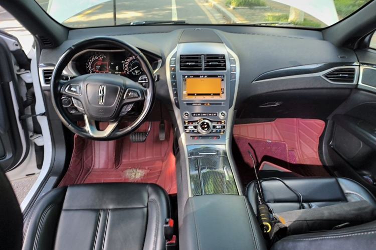 Used Lincoln MKZ 2019 2.0T Luxury Edition China VI Center Console