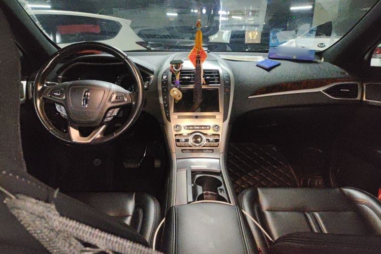 Used Lincoln MKZ 2019 2.0T Luxury Edition China VI Center Console