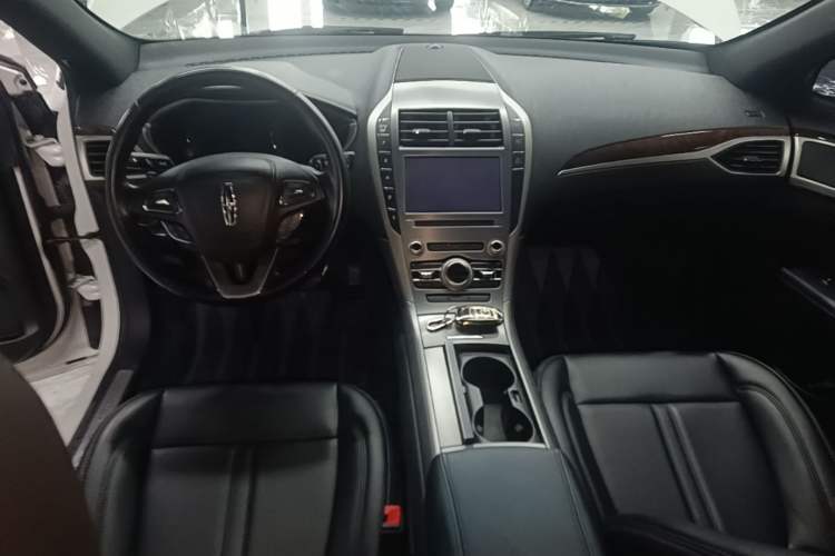 Used Lincoln MKZ 2019 2.0T Luxury Edition China VI Center Console