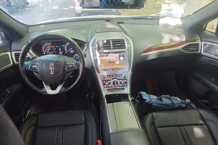 Used Lincoln MKZ 2019 2.0T Luxury Edition China VI Center Console