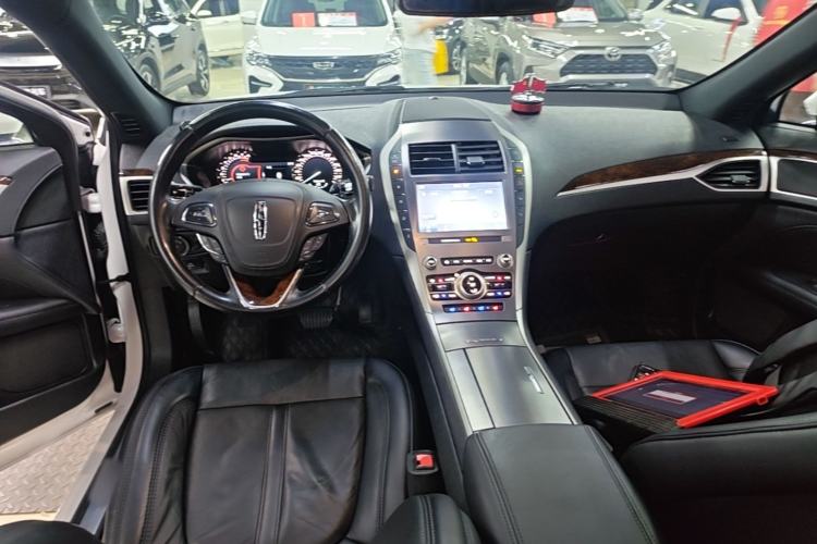 Used Lincoln MKZ 2019 2.0T Luxury Edition China VI Standard Center Console