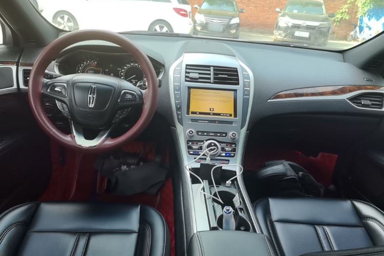 Used Lincoln MKZ 2019 2.0T Luxury Edition China VI Center Console