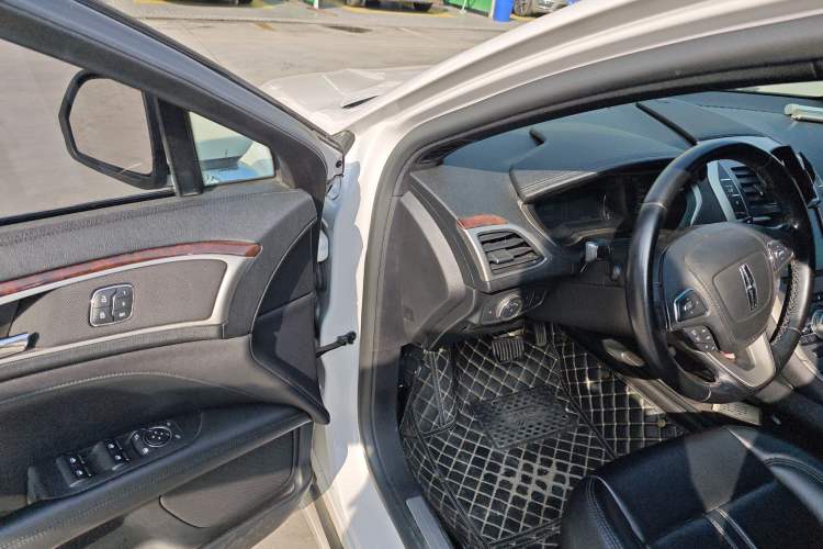 Used Lincoln MKZ 2019 2.0T Luxury Edition China VI Driver Seat