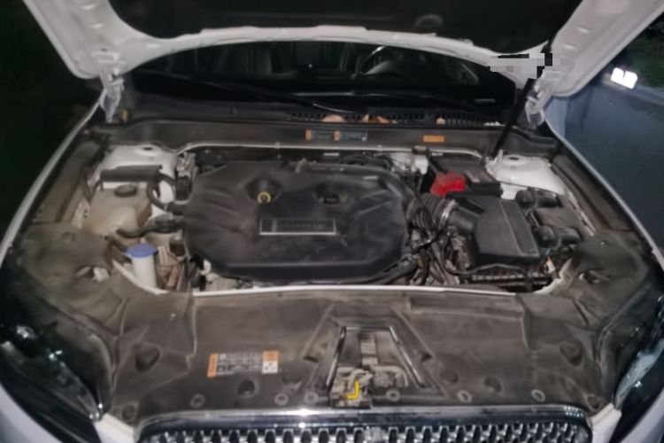 Used Lincoln MKZ 2019 2.0T Luxury Edition China VI Engine Bay