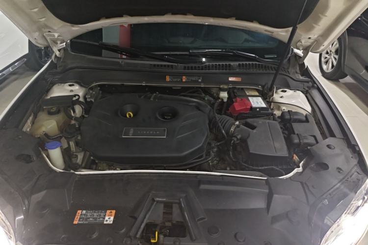 Used Lincoln MKZ 2019 2.0T Luxury Edition China VI Standard Engine Bay