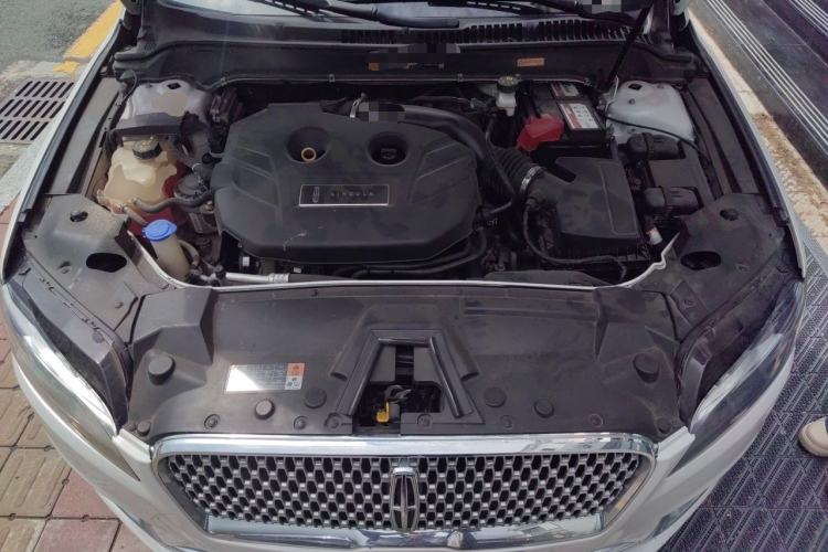 Used Lincoln MKZ 2019 2.0T Luxury Edition China VI Engine Bay