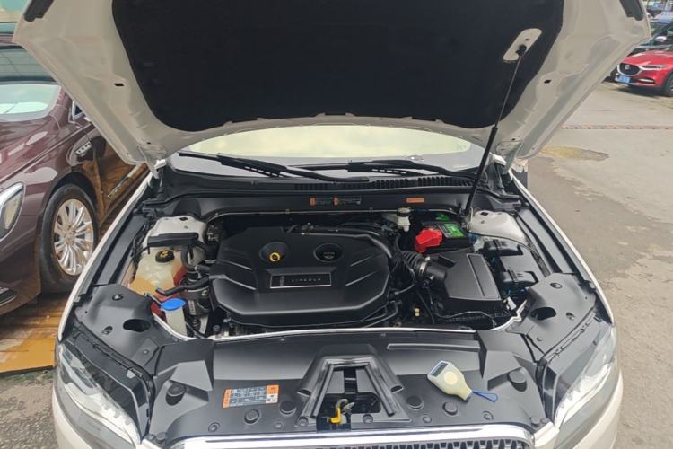 Used Lincoln MKZ 2019 2.0T Luxury Edition China VI Engine Bay