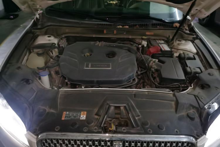 Used Lincoln MKZ 2019 2.0T Luxury Edition China VI Engine Bay