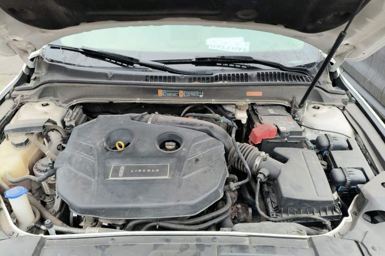 Used Lincoln MKZ 2019 2.0T Luxury Edition China VI Standard Engine Bay