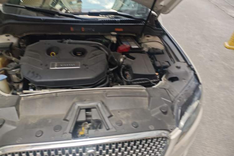 Used Lincoln MKZ 2019 2.0T Luxury Edition China VI Engine Bay Left