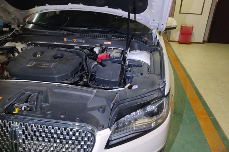 Used Lincoln MKZ 2019 2.0T Luxury Edition China VI Engine Bay Left