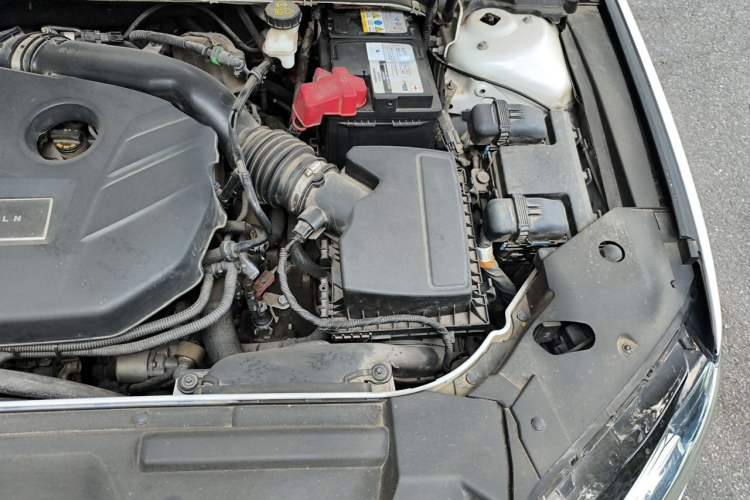 Used Lincoln MKZ 2019 2.0T Luxury Edition China VI Engine Bay Left