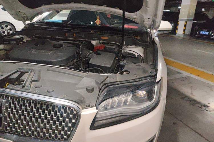 Used Lincoln MKZ 2019 2.0T Luxury Edition China VI Engine Bay Left
