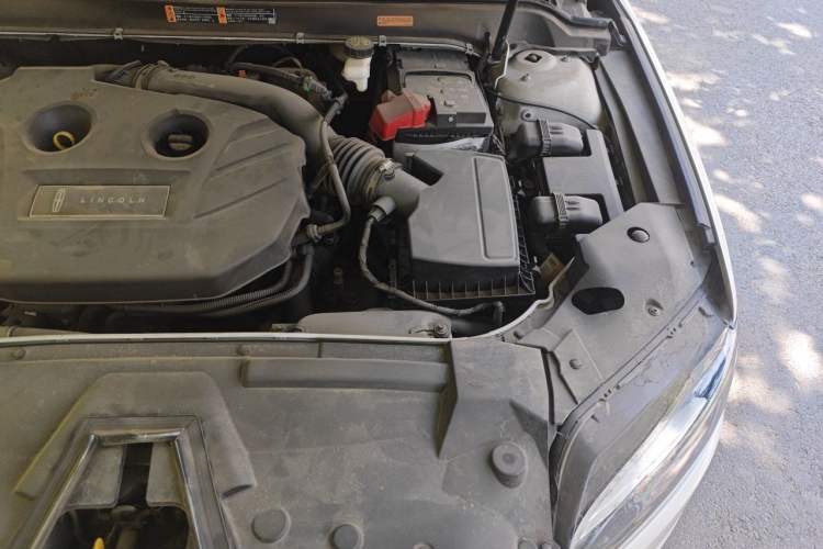 Used Lincoln MKZ 2019 2.0T Luxury Edition China VI Engine Bay Left