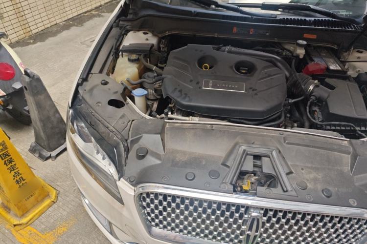 Used Lincoln MKZ 2019 2.0T Luxury Edition China VI Engine Bay Right