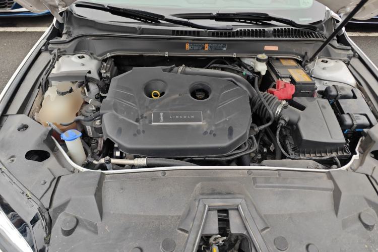 Used Lincoln MKZ 2019 2.0T Luxury Edition China VI Standard Engine Bay