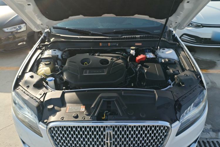 Used Lincoln MKZ 2019 2.0T Luxury Edition China VI Standard Engine Bay