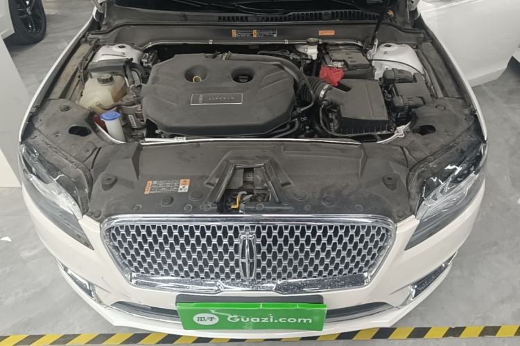 Used Lincoln MKZ 2019 2.0T Luxury Edition China VI Engine Bay