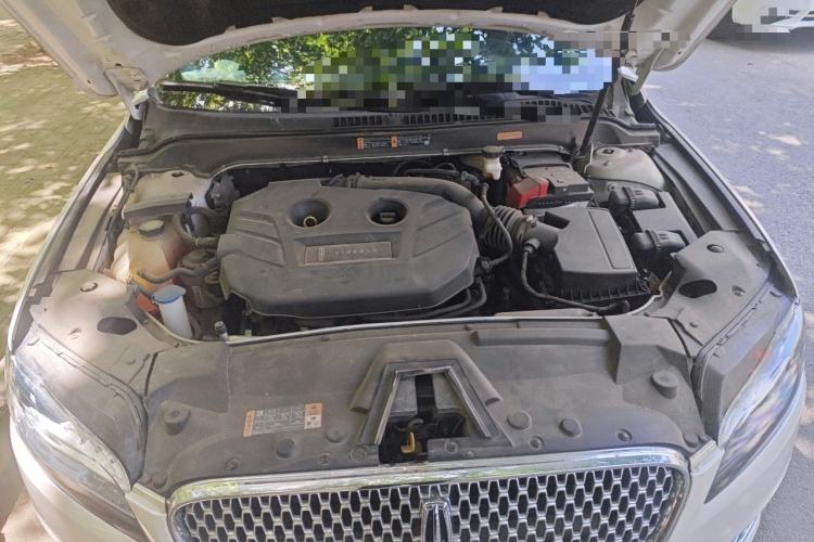 Used Lincoln MKZ 2019 2.0T Luxury Edition China VI Engine Bay