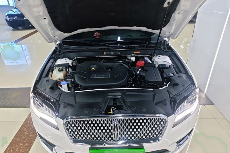 Used Lincoln MKZ 2019 2.0T Luxury Edition China VI Standard Engine Bay