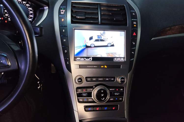 Used Lincoln MKZ 2019 2.0T Luxury Edition China VI Standard Gear Lever