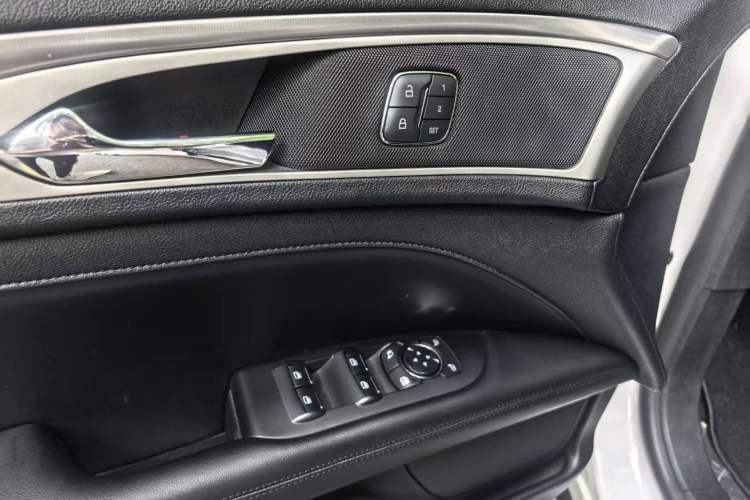 Used Lincoln MKZ 2019 2.0T Luxury Edition China VI Interior 2