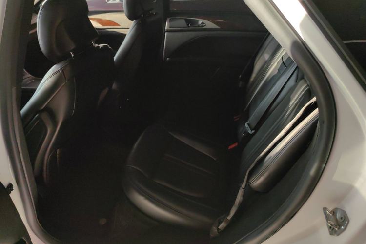 Used Lincoln MKZ 2019 2.0T Luxury Edition China VI Standard Interior 3