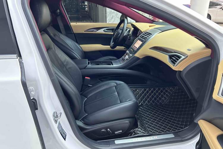 Used Lincoln MKZ 2019 2.0T Luxury Edition China VI Standard Interior 3