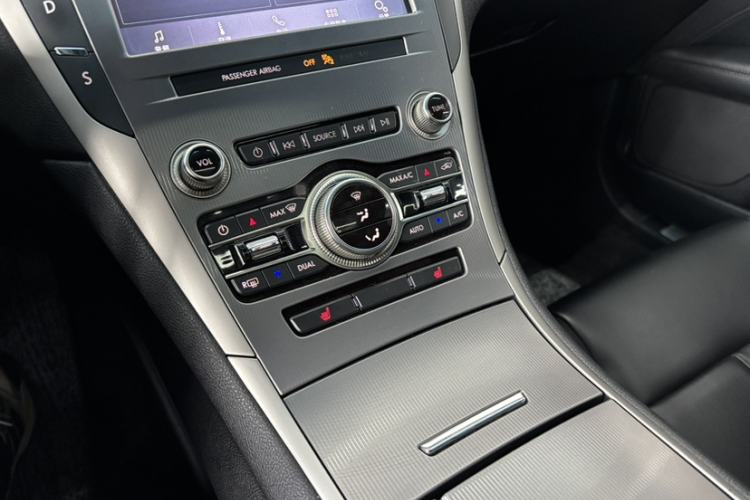 Used Lincoln MKZ 2019 2.0T Luxury Edition China VI Interior 5