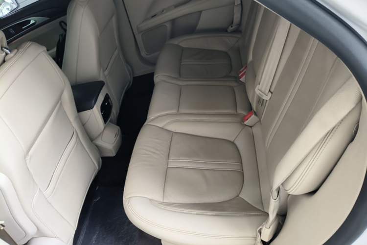 Used Lincoln MKZ 2019 2.0T Luxury Edition China VI Standard Left Rear Seat
