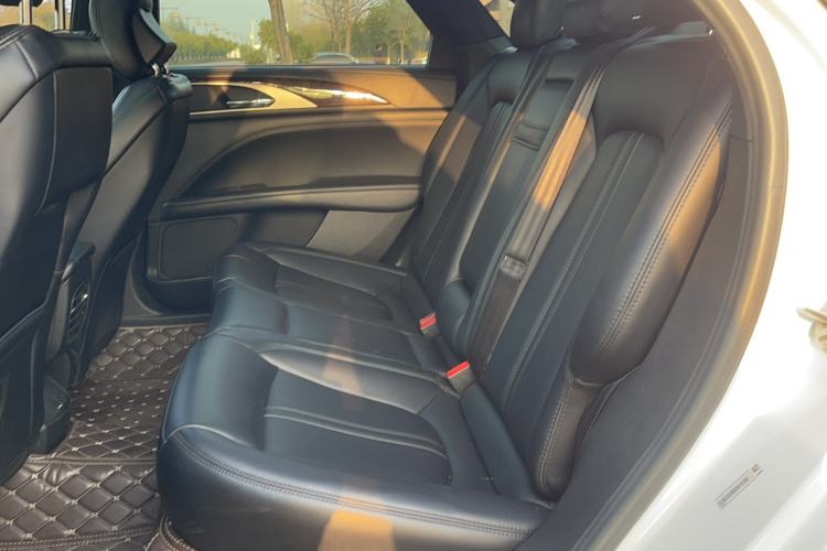 Used Lincoln MKZ 2019 2.0T Luxury Edition China VI Left Rear Seat