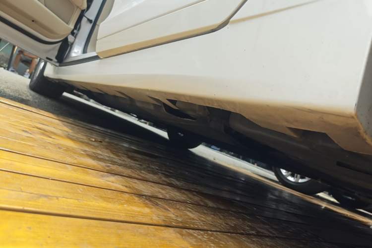 Used Lincoln MKZ 2019 2.0T Luxury Edition China VI Left Side Sill