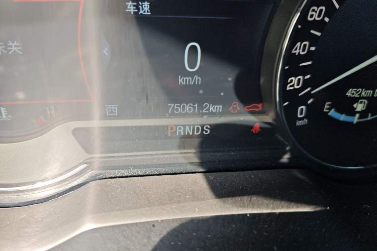 Used Lincoln MKZ 2019 2.0T Luxury Edition China VI Odometer Close Up