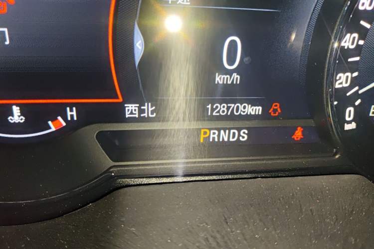 Used Lincoln MKZ 2019 2.0T Luxury Edition China VI Odometer Close Up