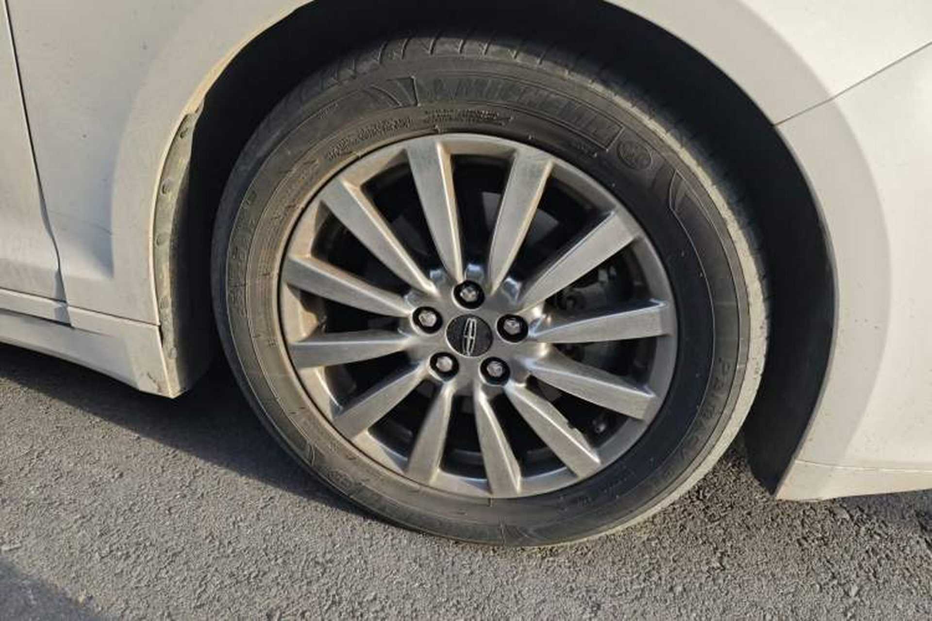 Used Lincoln MKZ 2019 2.0T Luxury Edition China VI Right Front Wheel Hub
