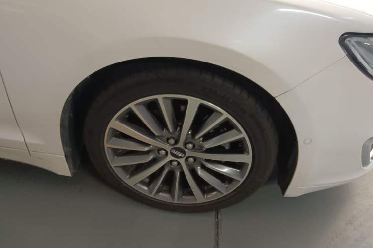 Used Lincoln MKZ 2019 2.0T Luxury Edition China VI Standard Right Front Wheel Hub
