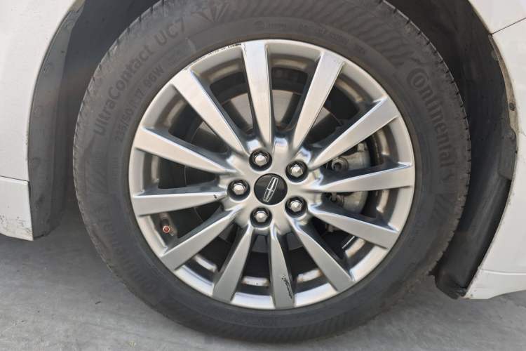 Used Lincoln MKZ 2019 2.0T Luxury Edition China VI Right Front Wheel Hub