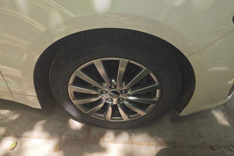 Used Lincoln MKZ 2019 2.0T Luxury Edition China VI Right Front Wheel Hub