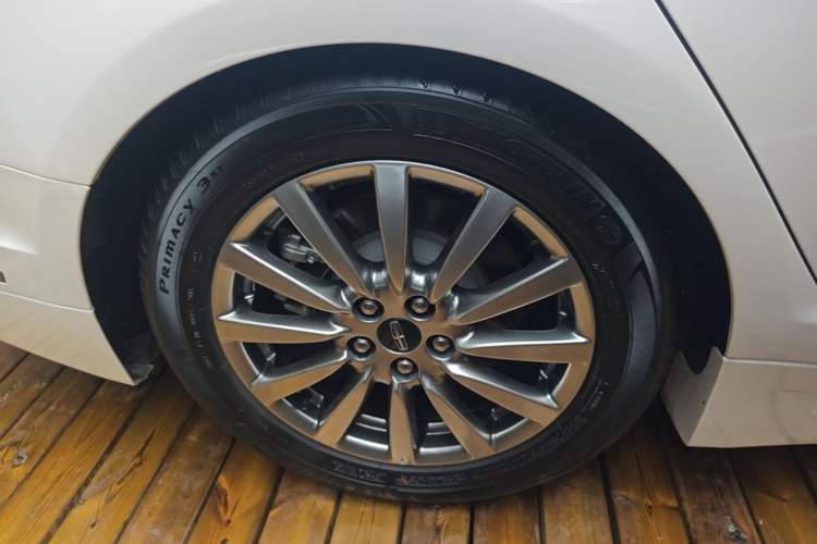 Used Lincoln MKZ 2019 2.0T Luxury Edition China VI Right Rear Wheel Hub