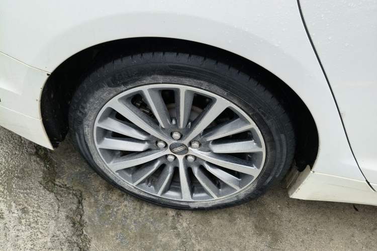 Used Lincoln MKZ 2019 2.0T Luxury Edition China VI Standard Right Rear Wheel Hub