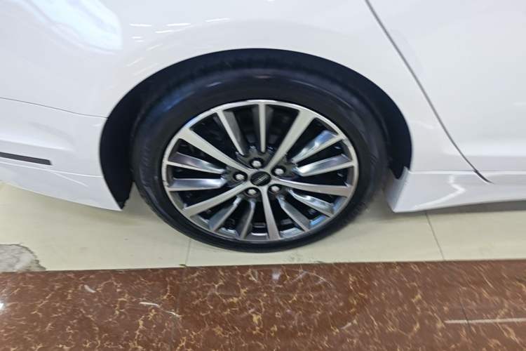 Used Lincoln MKZ 2019 2.0T Luxury Edition China VI Standard Right Rear Wheel Hub