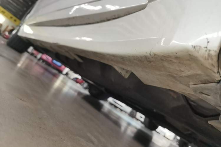 Used Lincoln MKZ 2019 2.0T Luxury Edition China VI Standard Right Side Sill