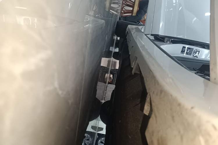 Used Lincoln MKZ 2019 2.0T Luxury Edition China VI Right Side Sill
