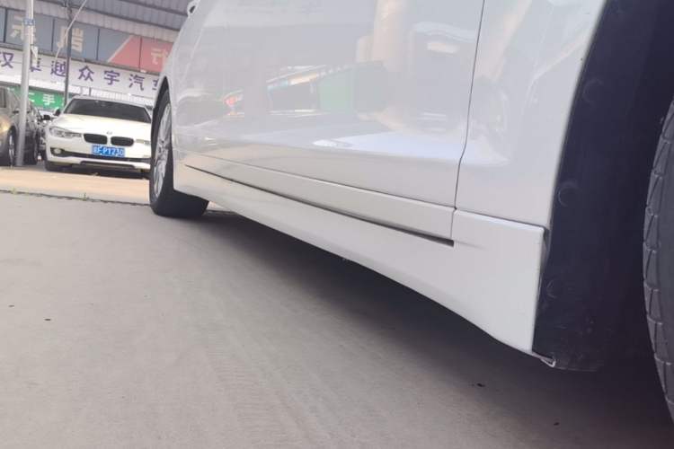 Used Lincoln MKZ 2019 2.0T Luxury Edition China VI Right Side Sill