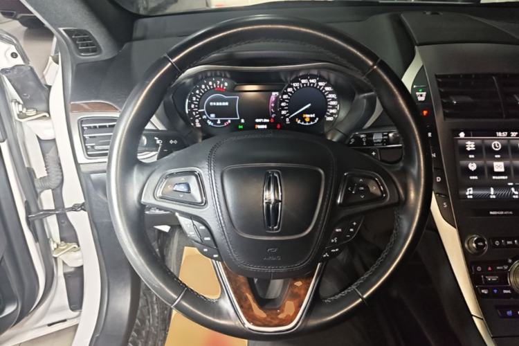 Used Lincoln MKZ 2019 2.0T Luxury Edition China VI Standard Steering Wheel