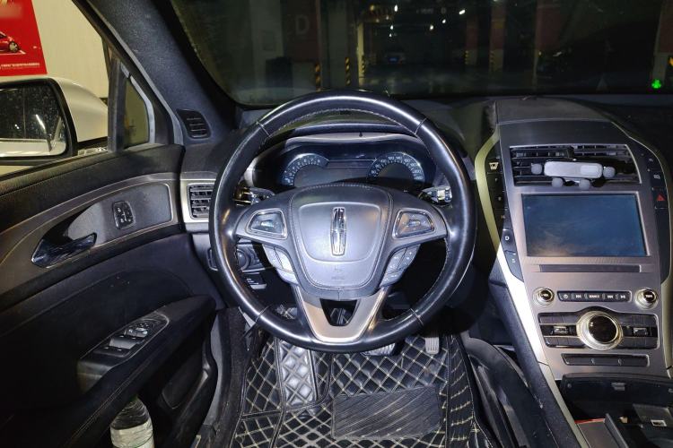Used Lincoln MKZ 2019 2.0T Luxury Edition China VI Steering Wheel