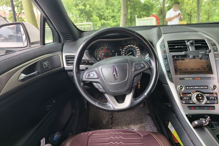Used Lincoln MKZ 2019 2.0T Zunyue Edition China VI Standard Steering Wheel