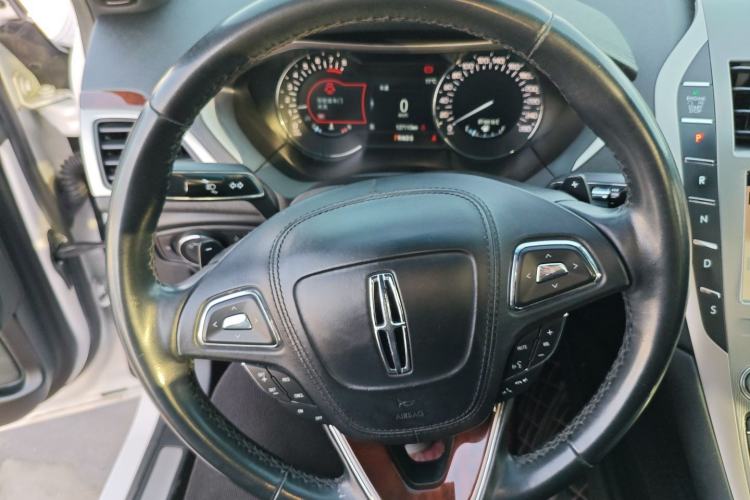 Used Lincoln MKZ 2019 2.0T Luxury Edition China VI Standard Steering Wheel
